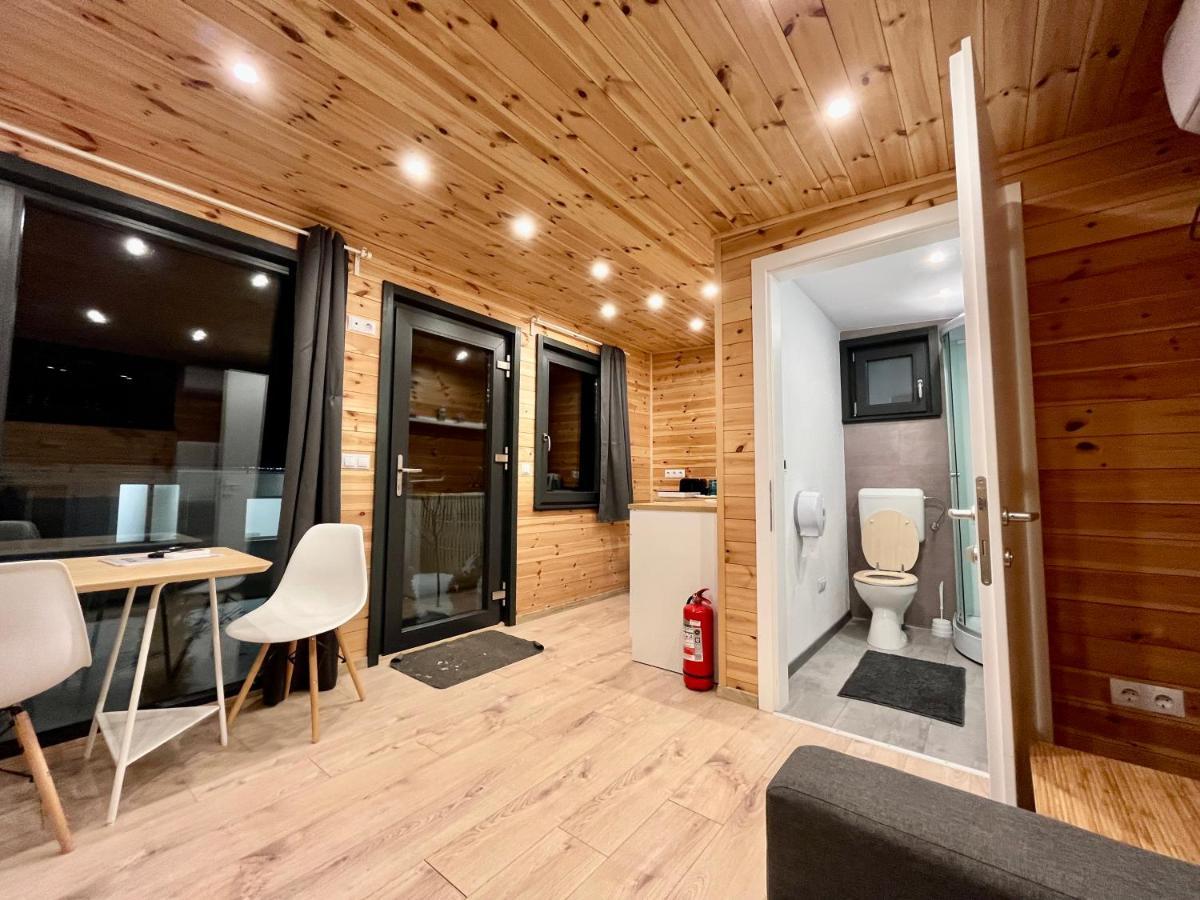 Villa Pixel - Tiny Campus Tîrgu Secuiesc Esterno foto