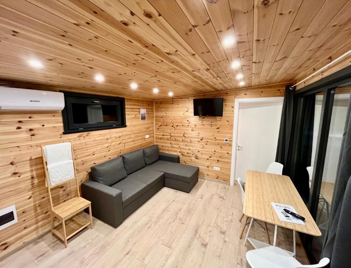 Villa Pixel - Tiny Campus Tîrgu Secuiesc Esterno foto